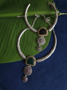 Green Navratan Silver 2 Tone Fusion Hasli Necklace Set