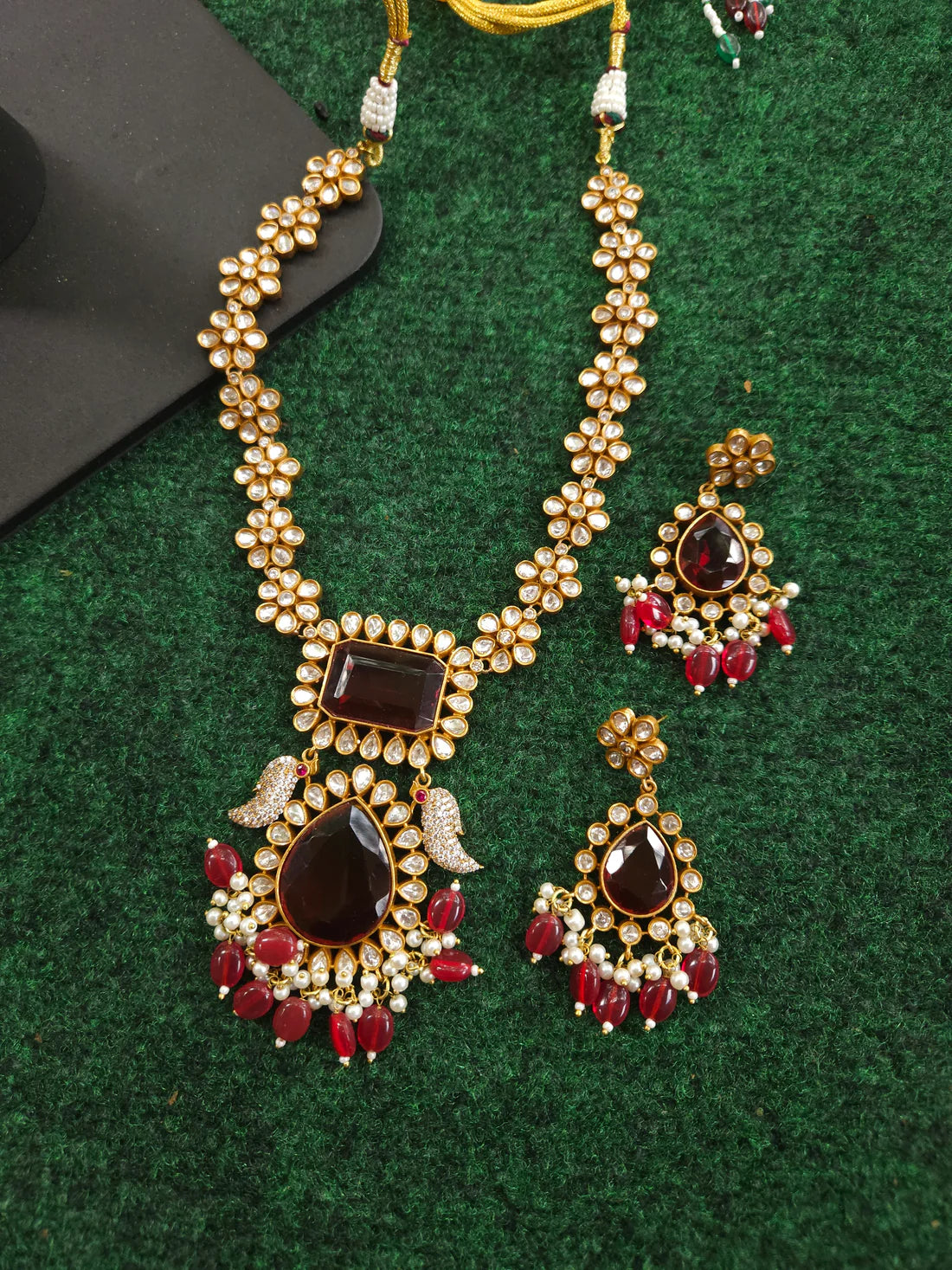 Aanshi victorian polki kundan choker necklace set