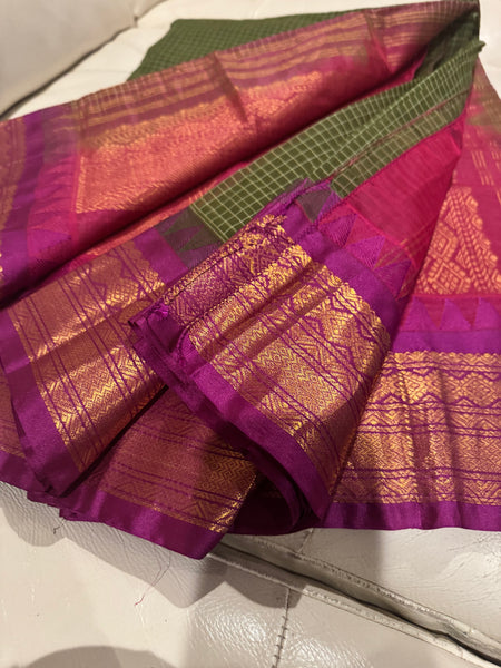 Pure Cotton Forest Green and Purple Magenta Gadwal Saree