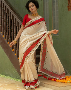 Off White Cotton Viscose Floral Printed Saree With Tassels