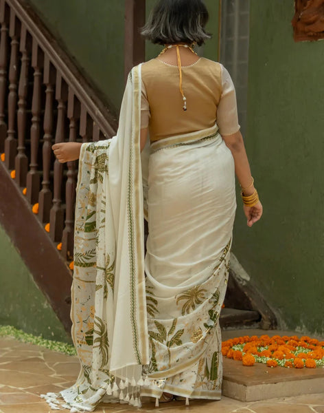 Off White Cotton Viscose Printed Saree With Tassels