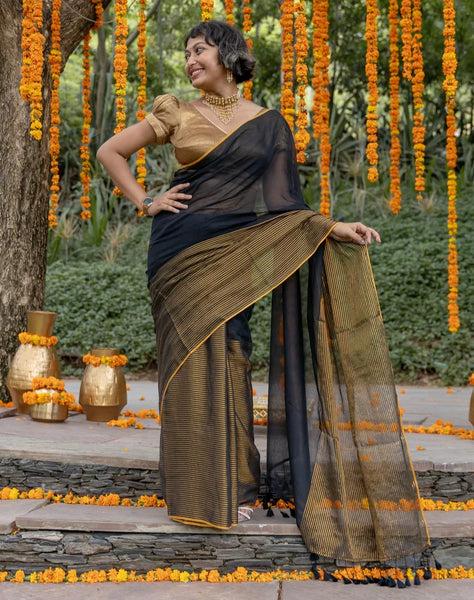 Black Mul Cotton Saree With Running Zari