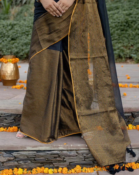 Black Mul Cotton Saree With Running Zari