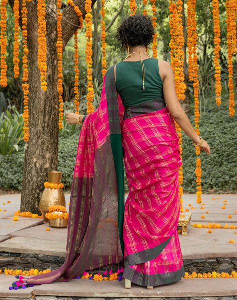 Acrylic Cotton Zari Saree In Pink