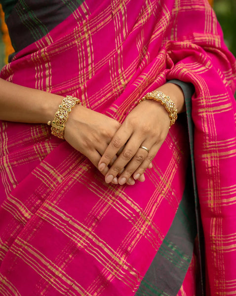 Acrylic Cotton Zari Saree In Pink