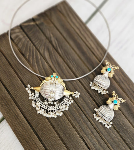 Dual Tone Hasli Necklace Set with Earrings