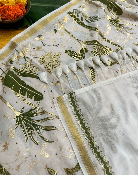 Off White Cotton Viscose Printed Saree With Tassels