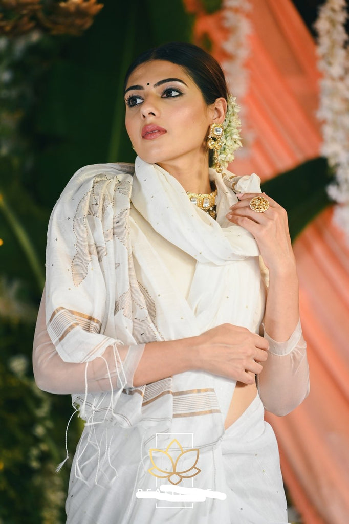 Buy White Sarees for Women by Peachmode Online | Ajio.com