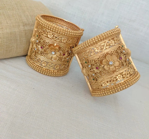 Gold Wide Kada Bangle