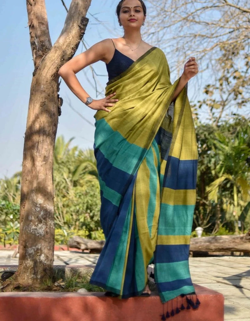 Plain Handloom Cotton Saree, With Blouse Piece at best price in Kolkata |  ID: 19050036991